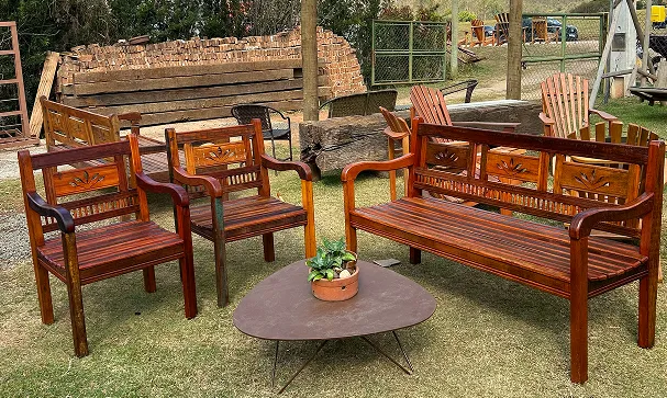 Bancos de madeira artesanais Pau Brasil sofisticados para descanso externo